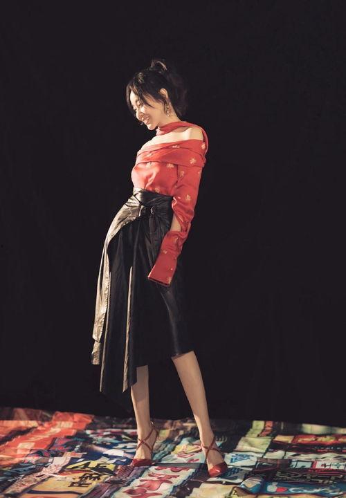 魔女上衣最新爆料,神秘元素揭晓，时尚界再掀热议狂潮  第1张